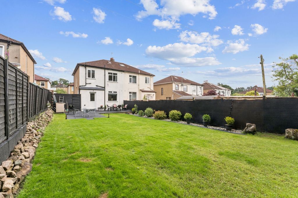 Property photo 2 of 31