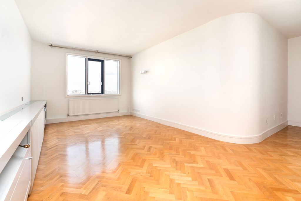 Property photo 3 of 12 Picture No. 28