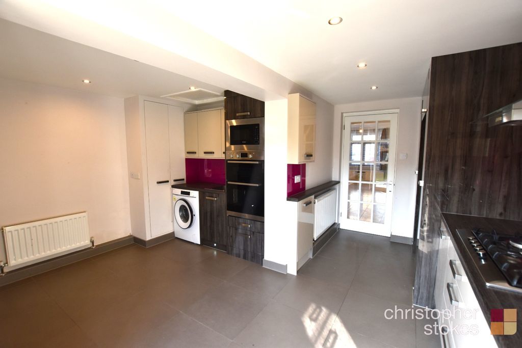 Property photo 3 of 19 2724192