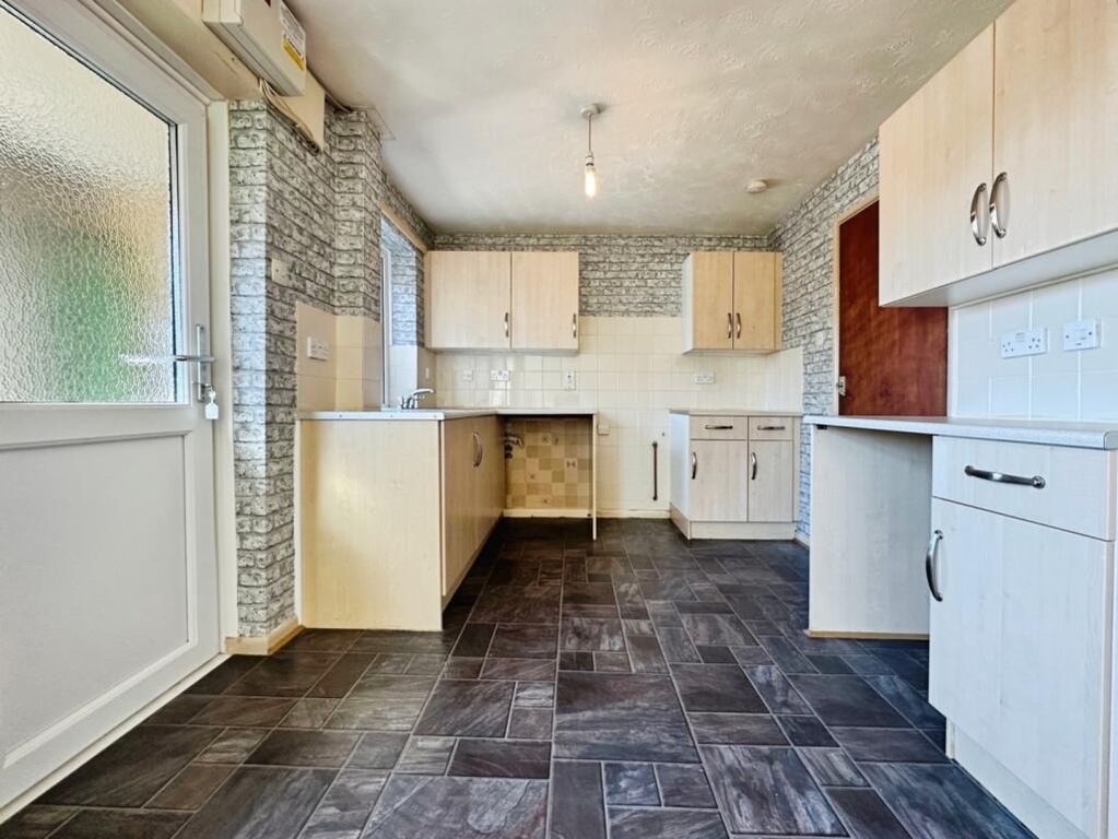 Property photo 2 of 20 4847581