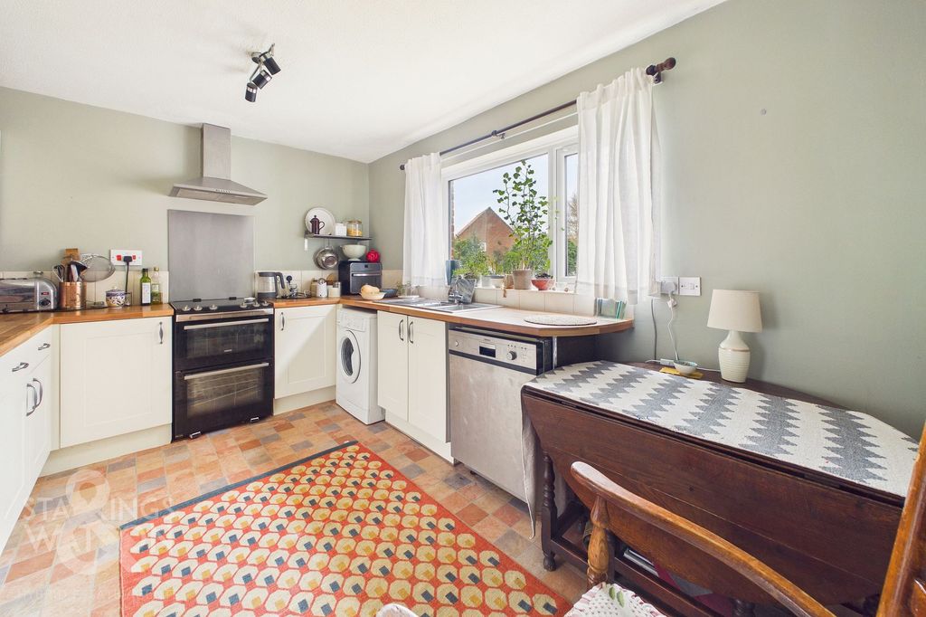 Property photo 3 of 24