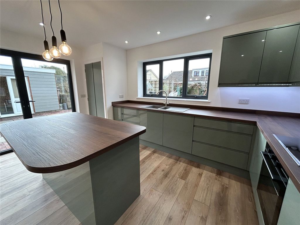 Property photo 3 of 15 Picture No. 01