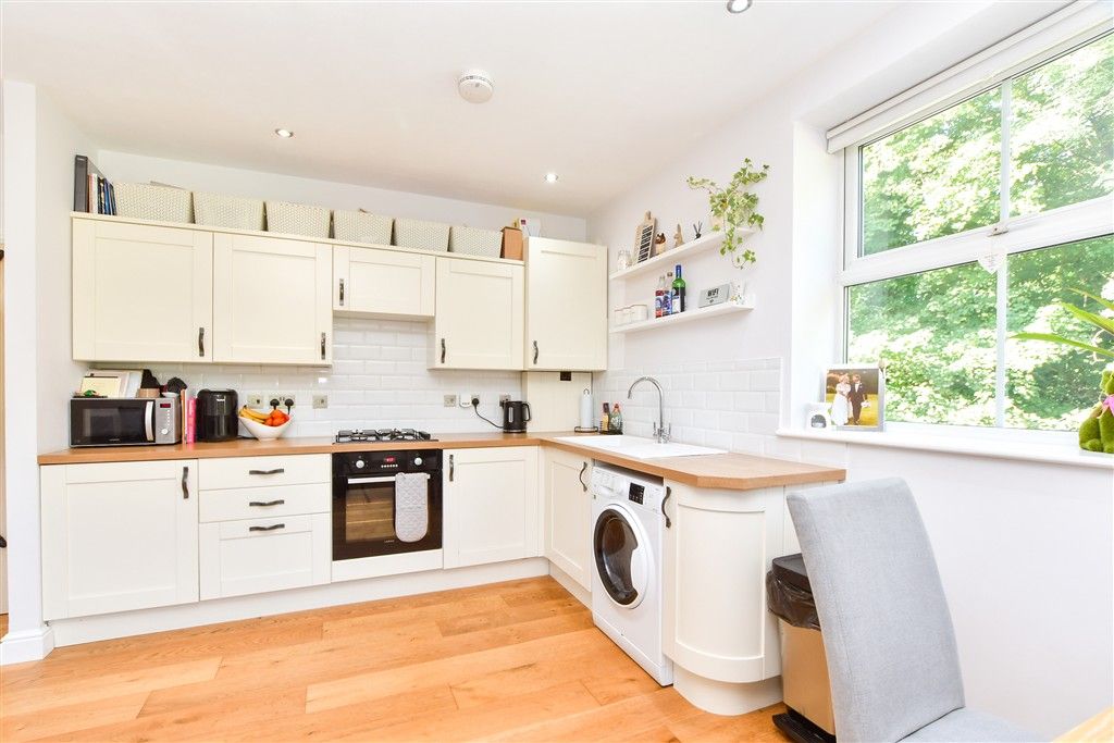 Property photo 3 of 15 Kitchen/Lounge/ Diner