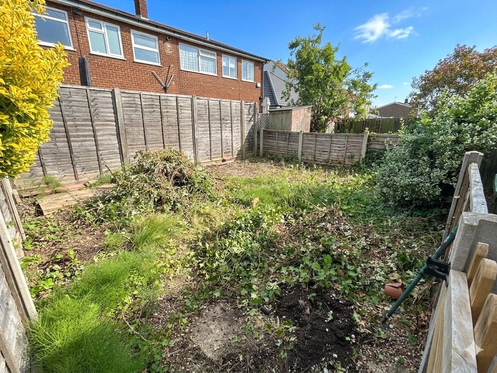 Property photo 2 of 8 Picture No. 12