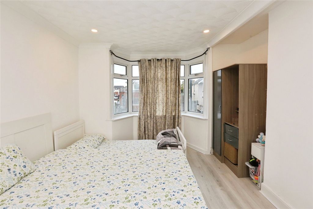 Property photo 3 of 13 Picture No. 24