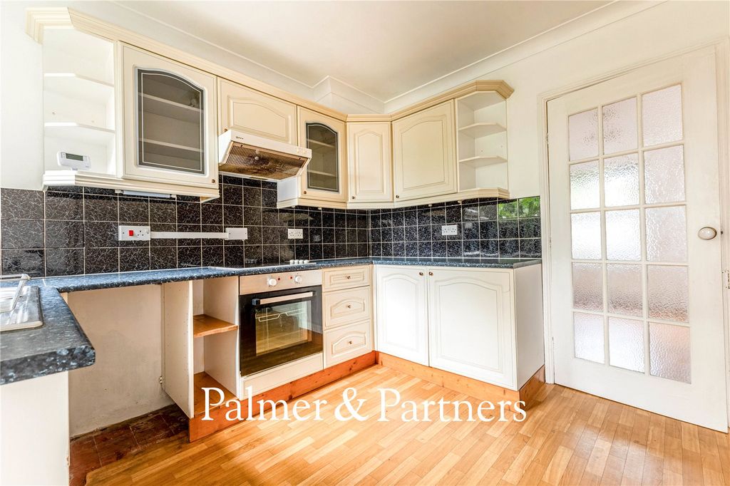Property photo 2 of 11 Picture No. 16