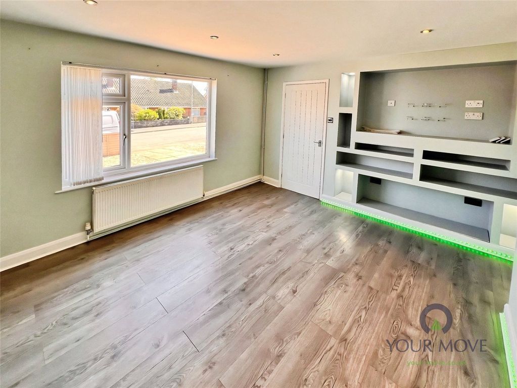 Property photo 2 of 17 Lounge