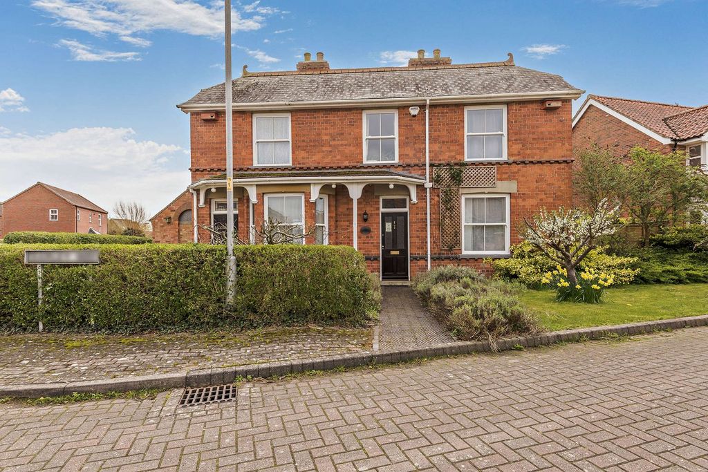 Property photo 1 of 38