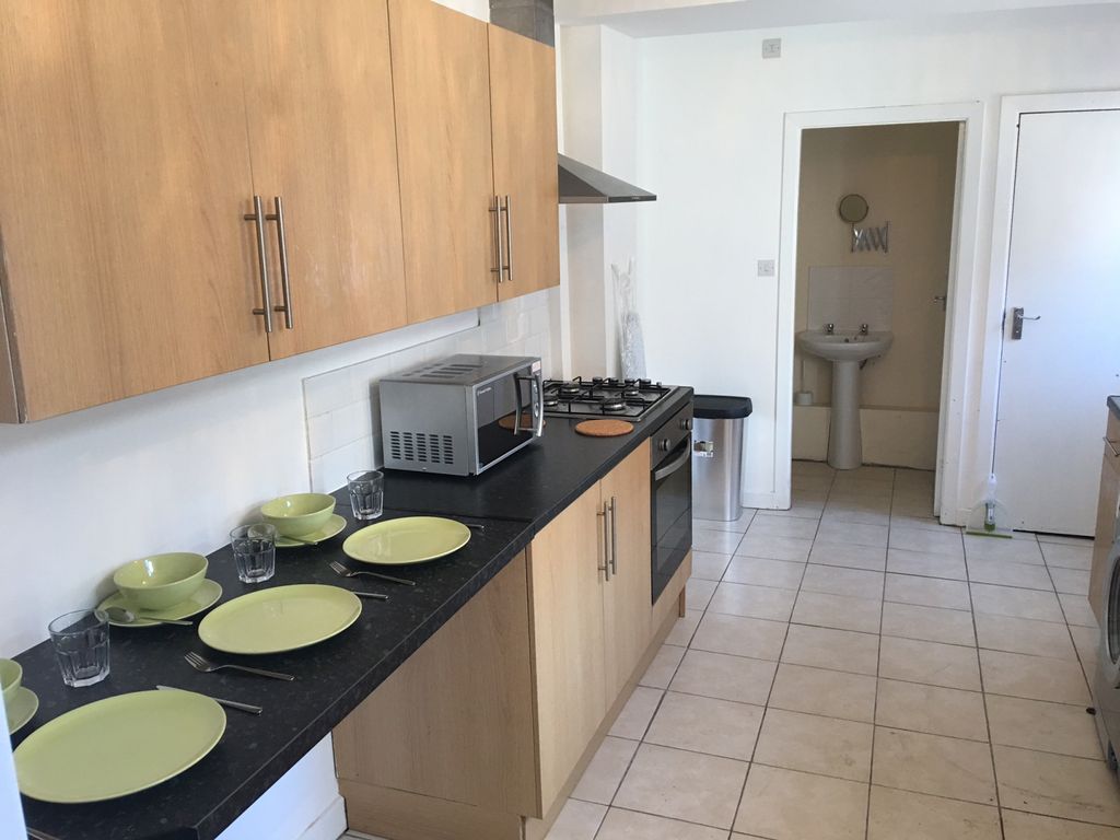 Property photo 1 of 8 5 Bed Shared House - Tune Street, Barnsley S70