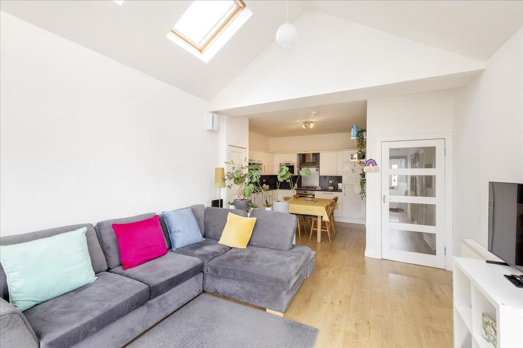 Property photo 3 of 36