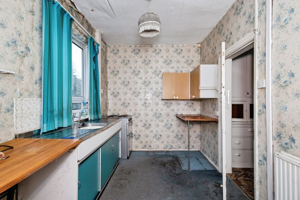 Property photo 3 of 17 Photo