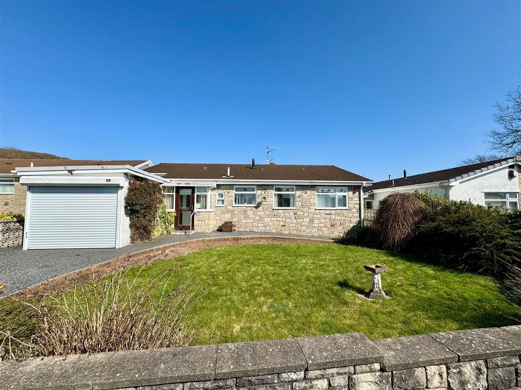 Property photo 1 of 17 29 Greenmeadow Drive