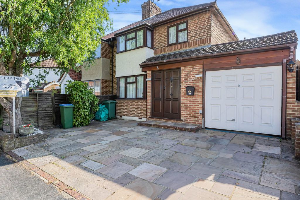 Property photo 1 of 44