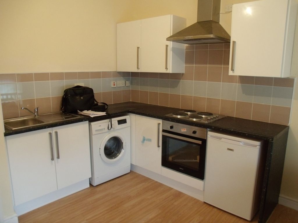 Property photo 1 of 6 Kitchen