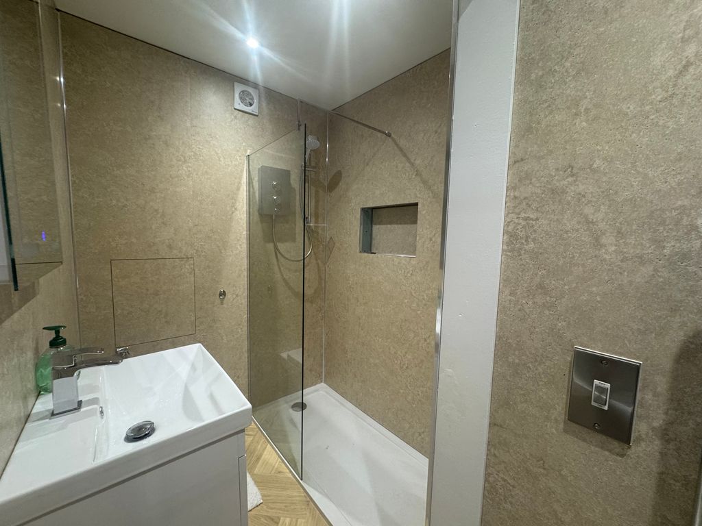 Property photo 3 of 3