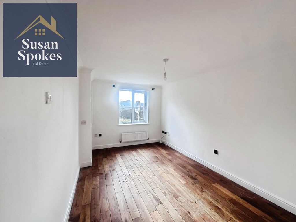 Property photo 3 of 14 Pbox-Img.Jpeg