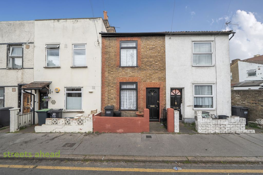 Property photo 1 of 16 2Ceae6dc-A059-446...