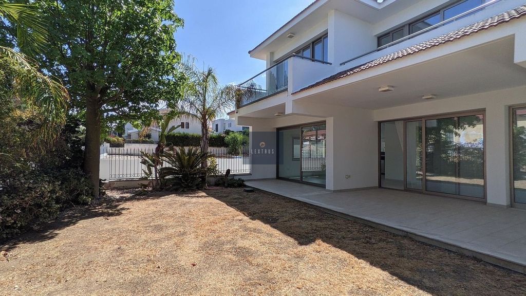 Property photo 2 of 44