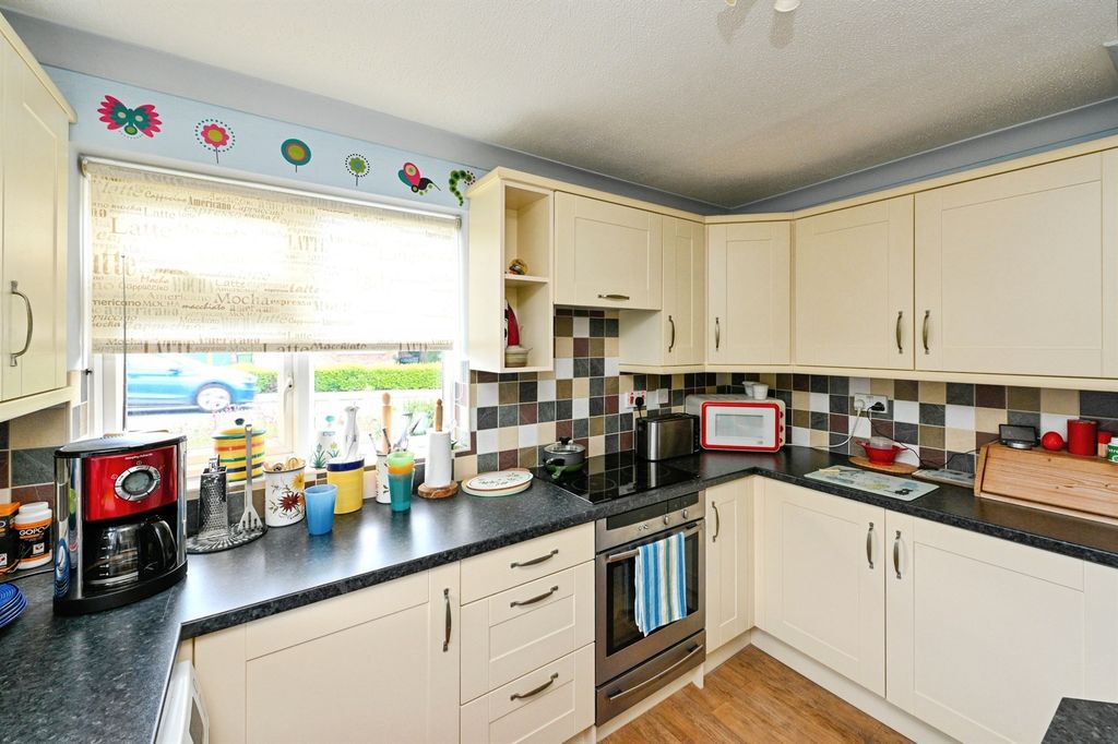 Property photo 3 of 16