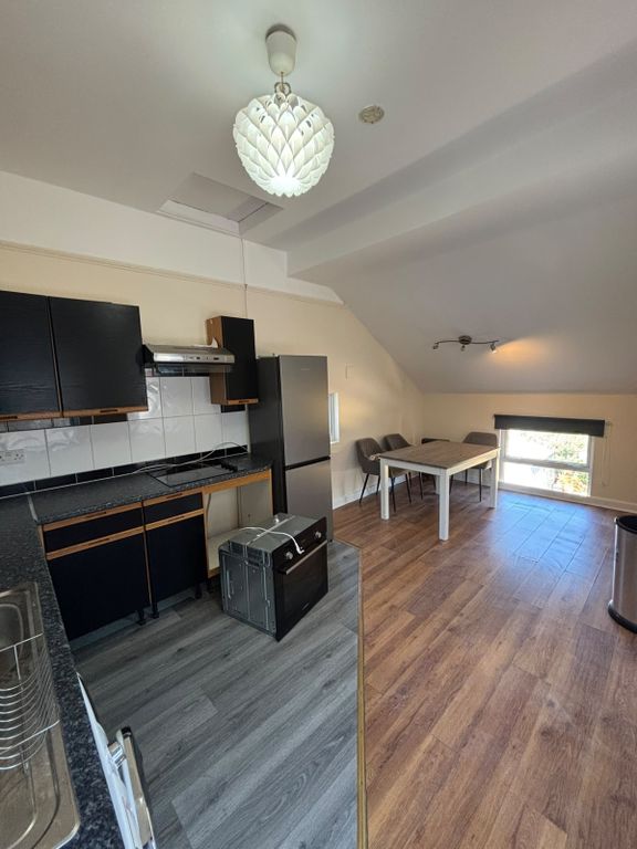 Property photo 1 of 7 Spacious 1-Bedroom Flat To Rent – Wood Green