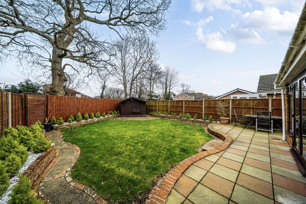 Property photo 3 of 17 Garden