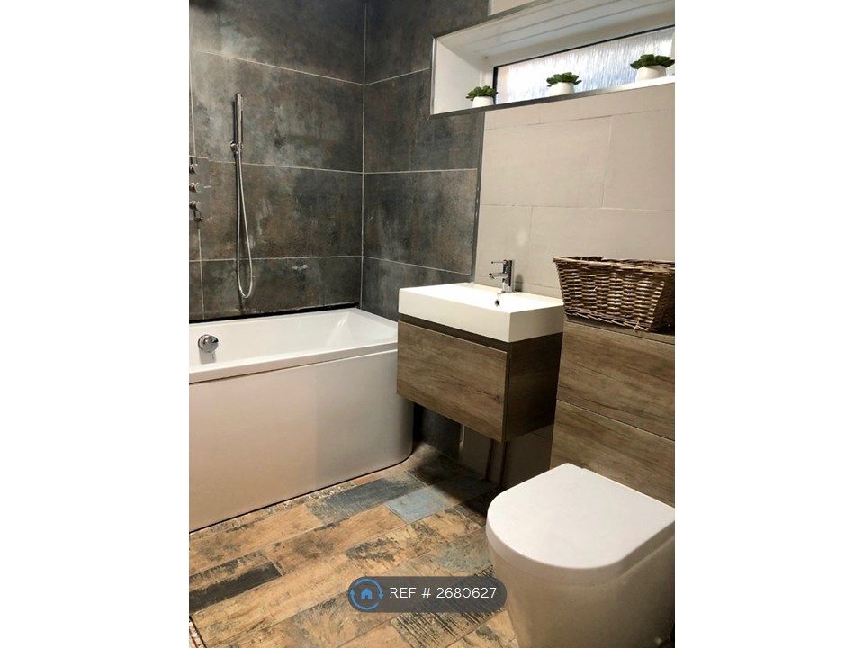 Property photo 3 of 8 Bathroom