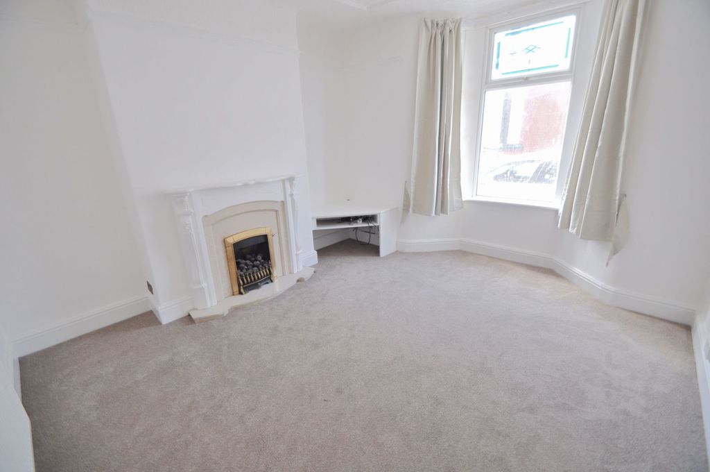 Property photo 3 of 23
