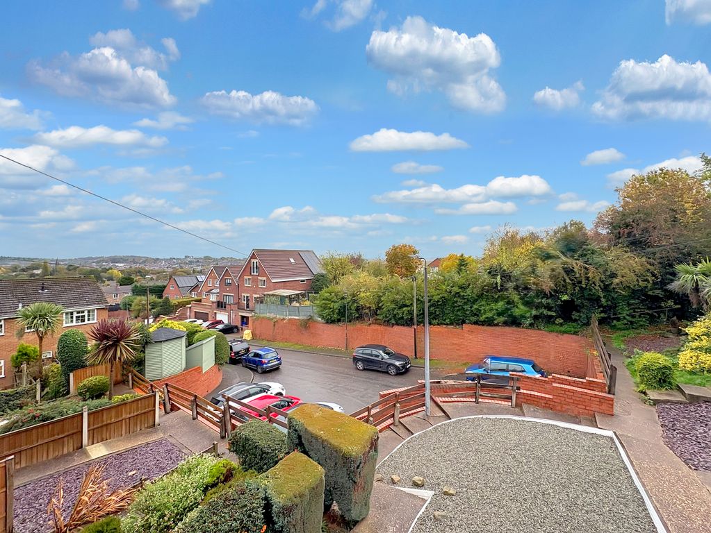 Property photo 2 of 21