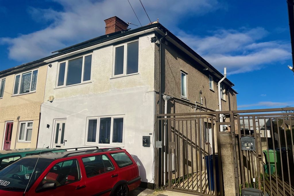 Property photo 1 of 8 (Main)