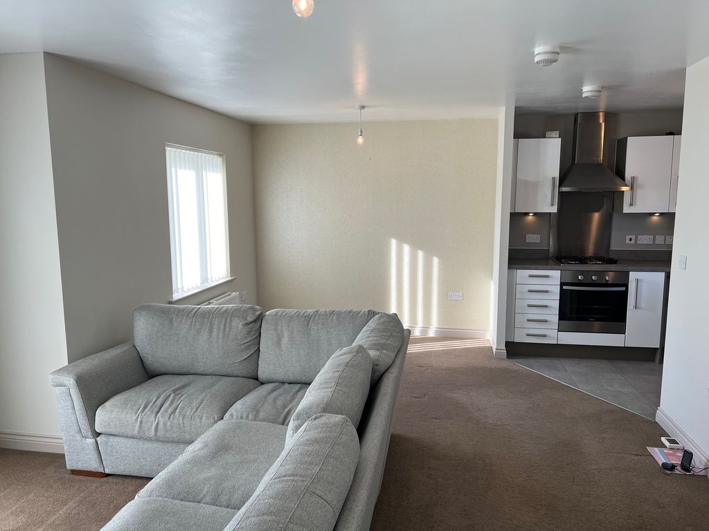 Property photo 3 of 7 Front Room