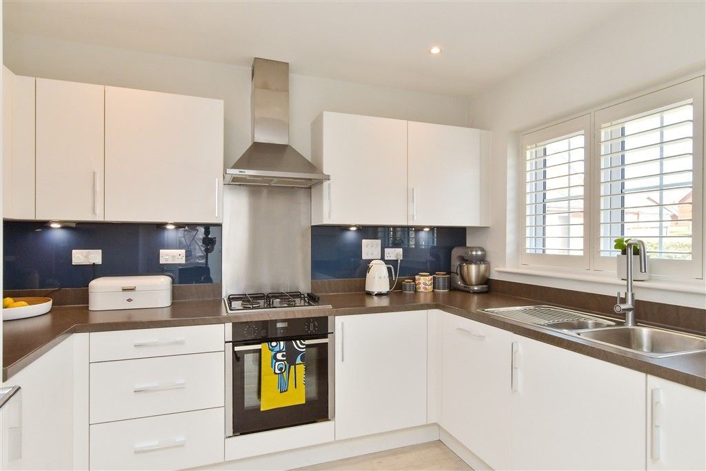 Property photo 2 of 16 Kitchen