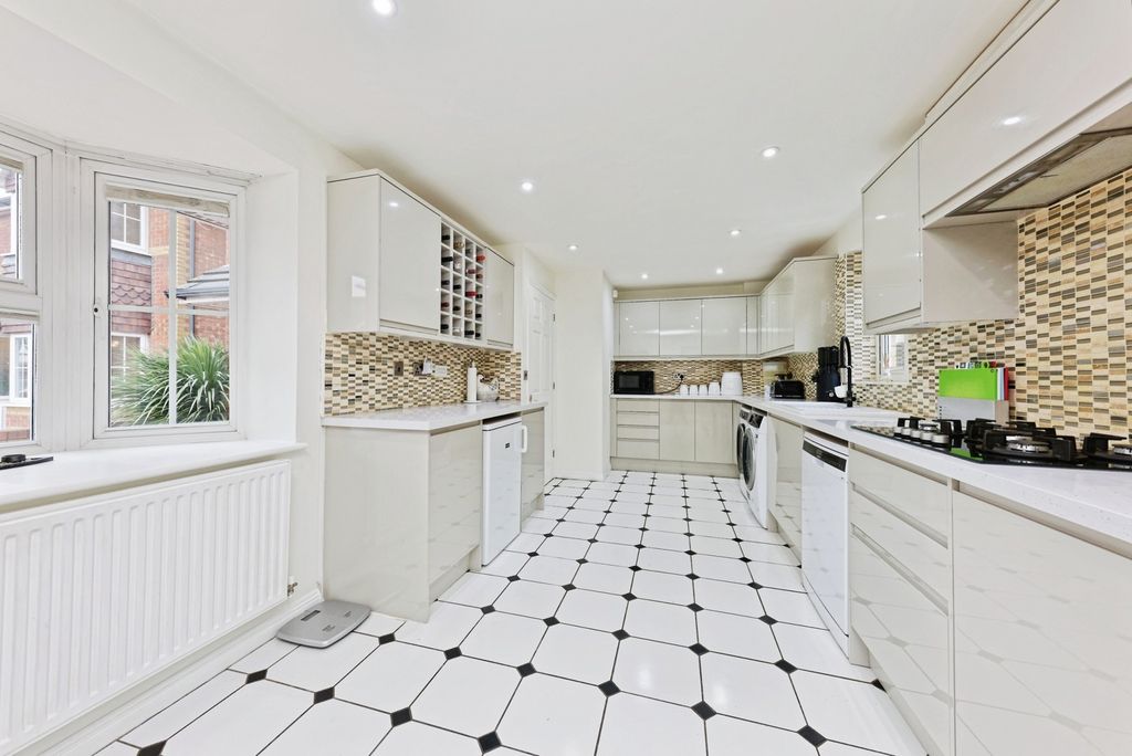 Property photo 3 of 21 Pbox-Img.Jpg