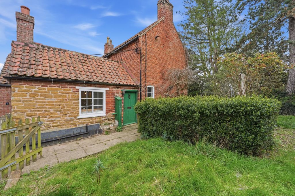 Property photo 2 of 15 Picture No. 14