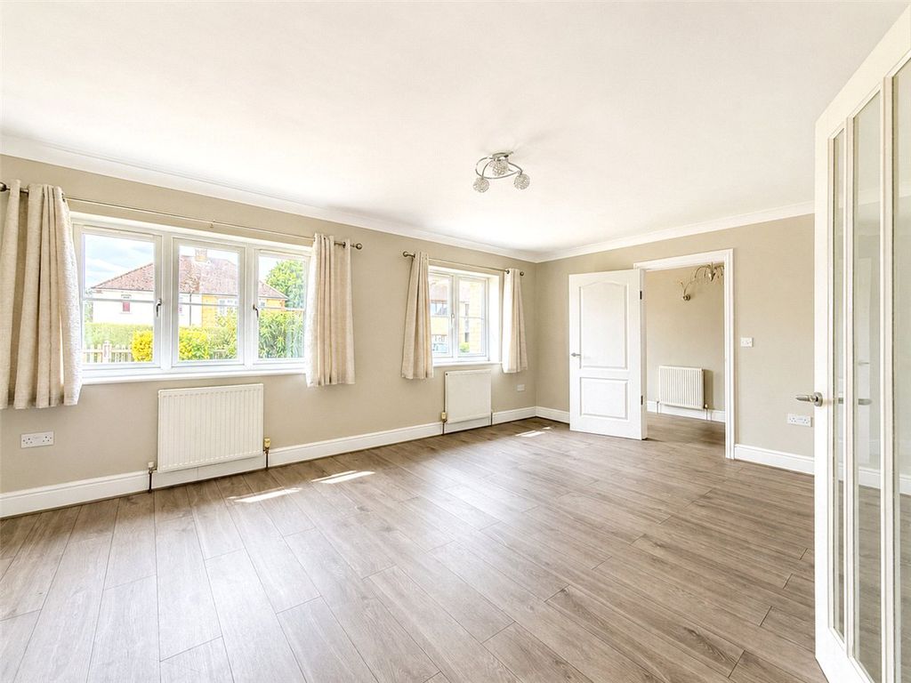 Property photo 2 of 16 Picture No. 17
