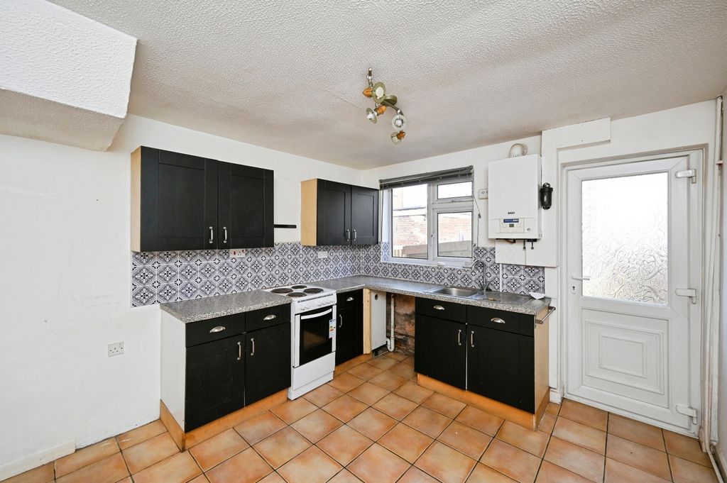 Property photo 3 of 12 Pbox-Img.Jpg