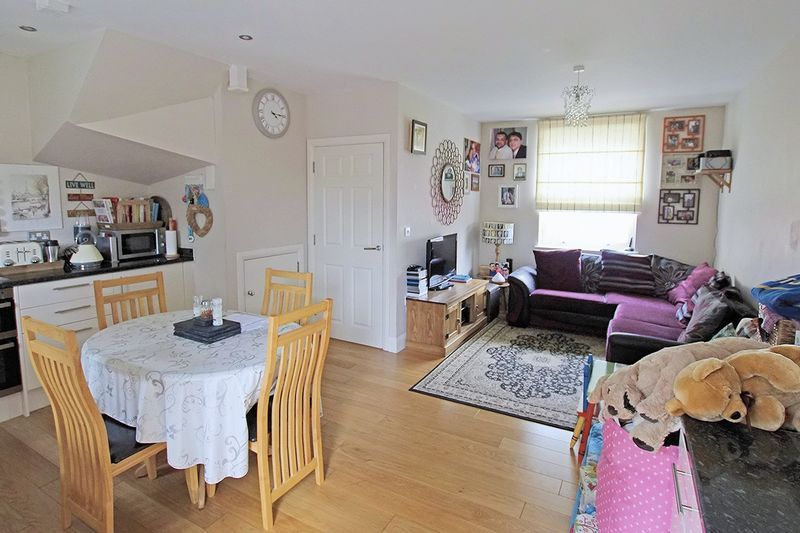 Property photo 2 of 12 Photo 9