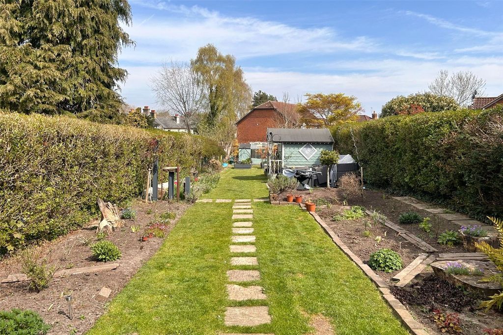 Property photo 2 of 18 Picture No. 24