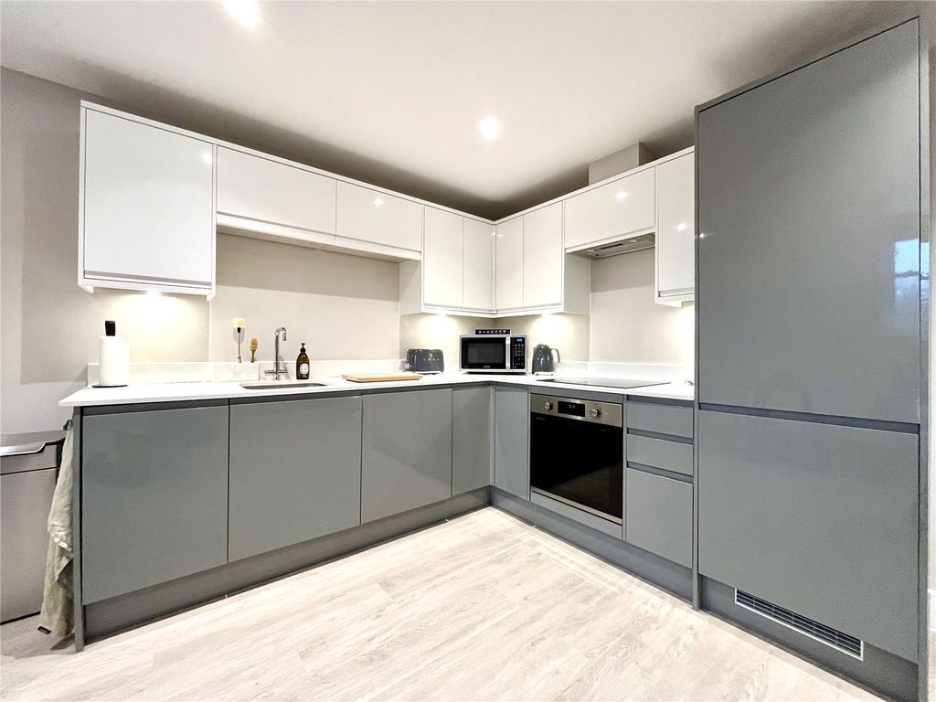 Property photo 3 of 8 Picture No. 06