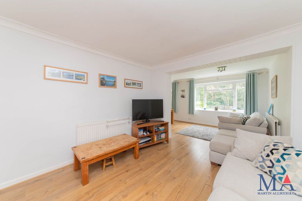 Property photo 3 of 18