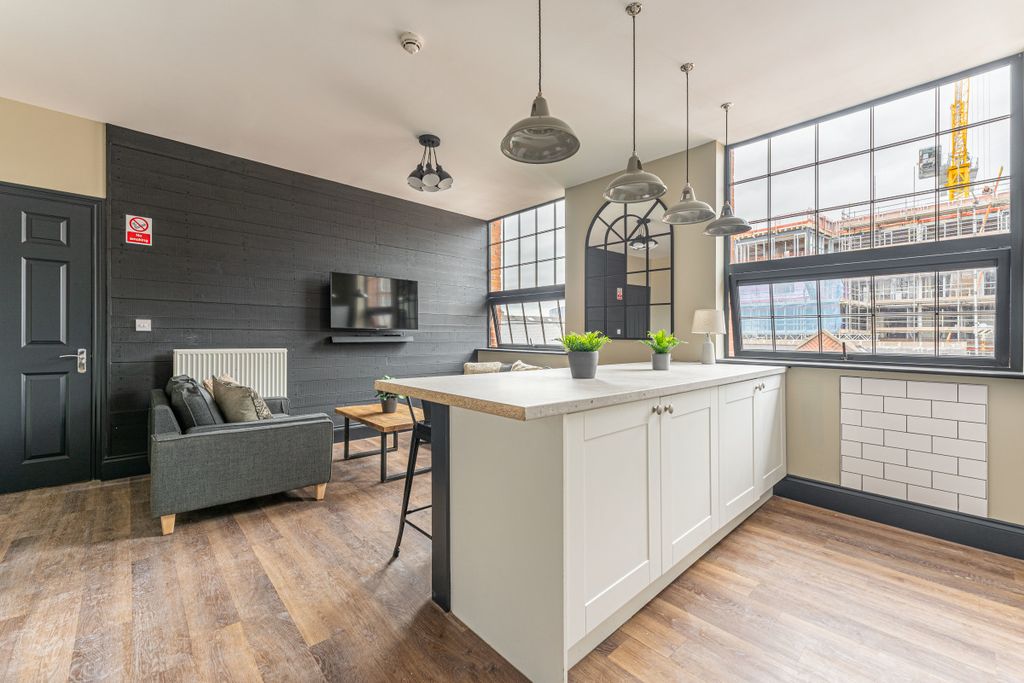 Property photo 2 of 21 The Hosiery Factory Flat J Living Room 2