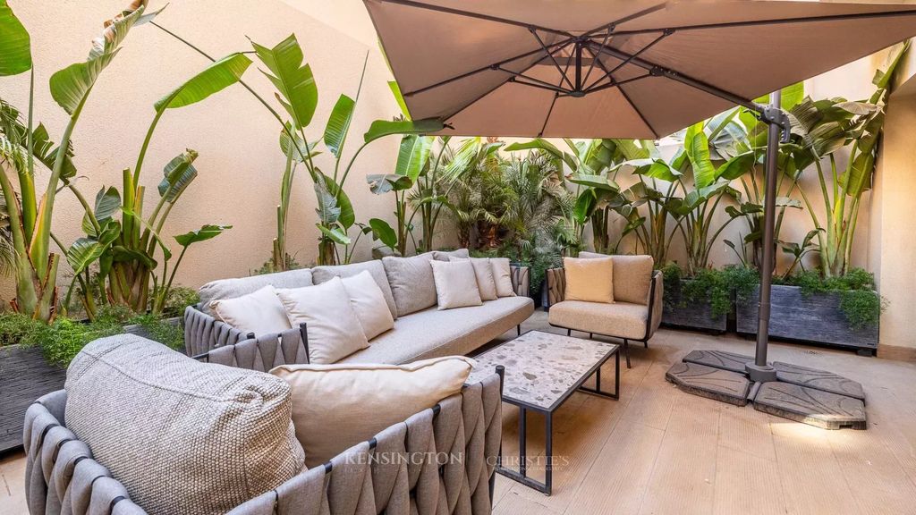 Property photo 2 of 21