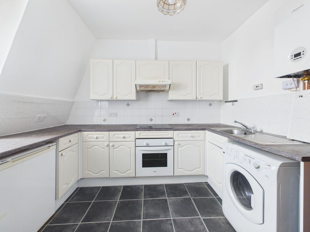 Property photo 3 of 9 Cam03974G0-Pr0319-Still002