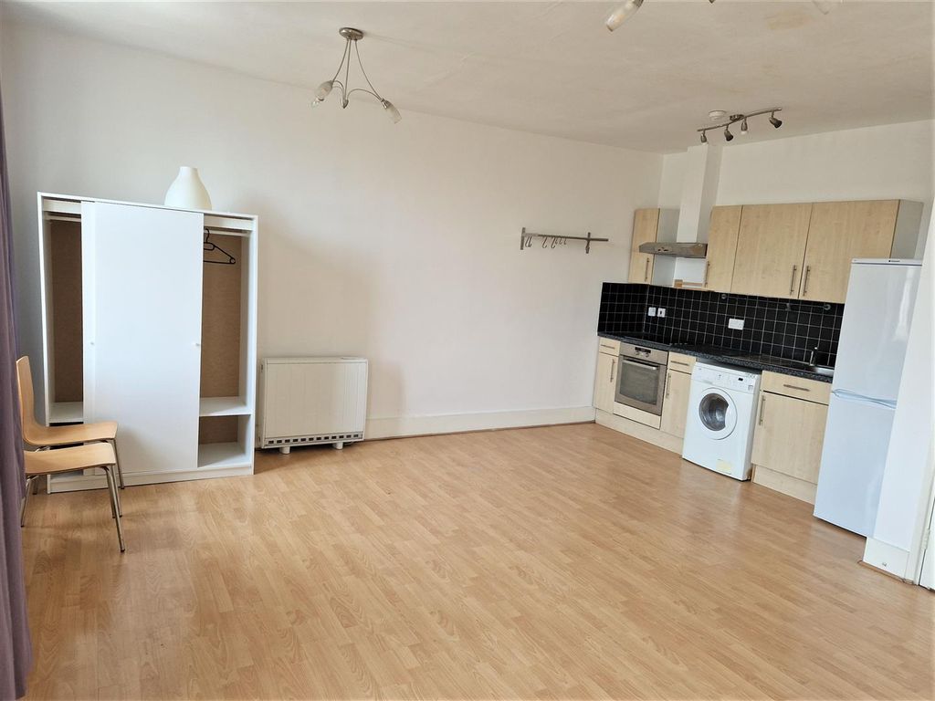 Property photo 2 of 6 Flat 4 Khs Reception 3.Jpg