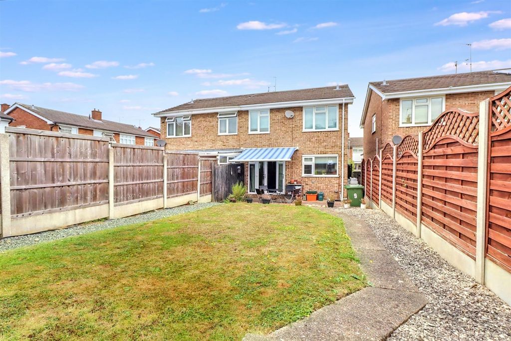 Property photo 2 of 15 9 Grdn Back.Jpg