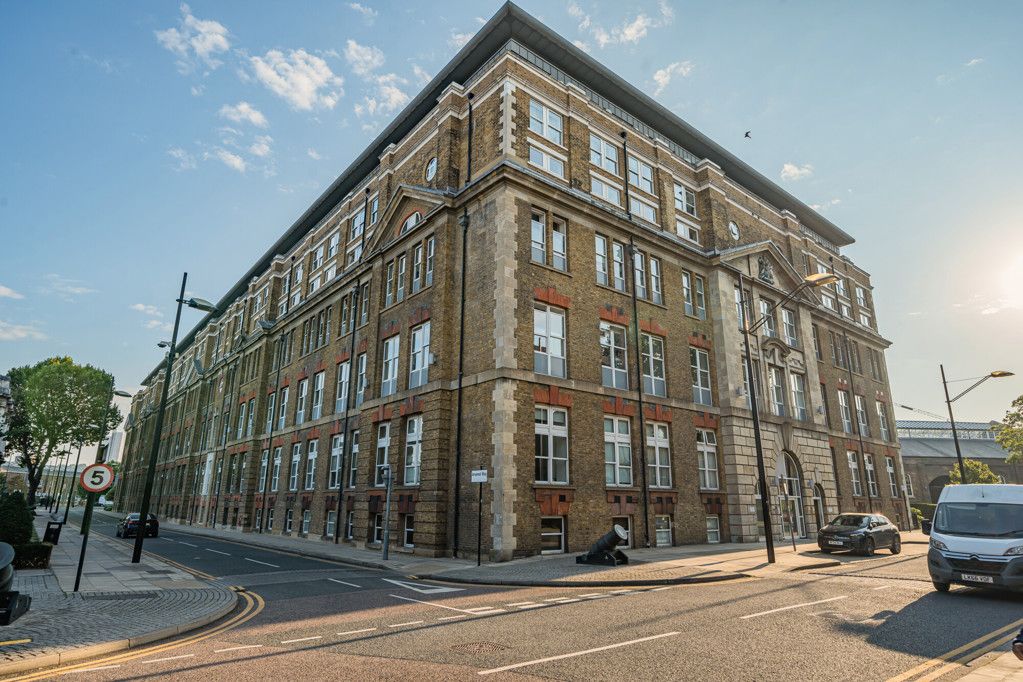 Property photo 1 of 17 External