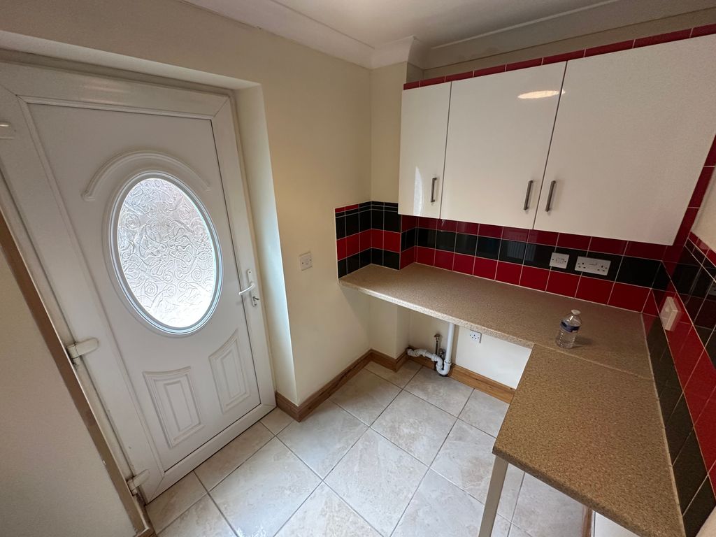 Property photo 3 of 11 Utility Room