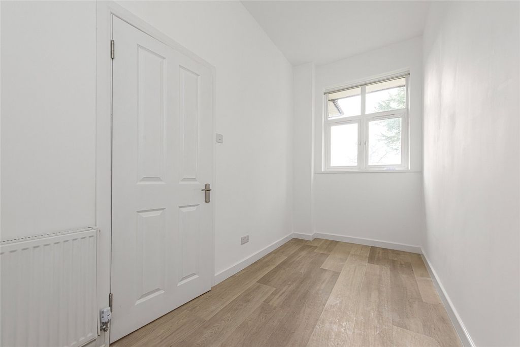 Property photo 2 of 5 Picture No. 19