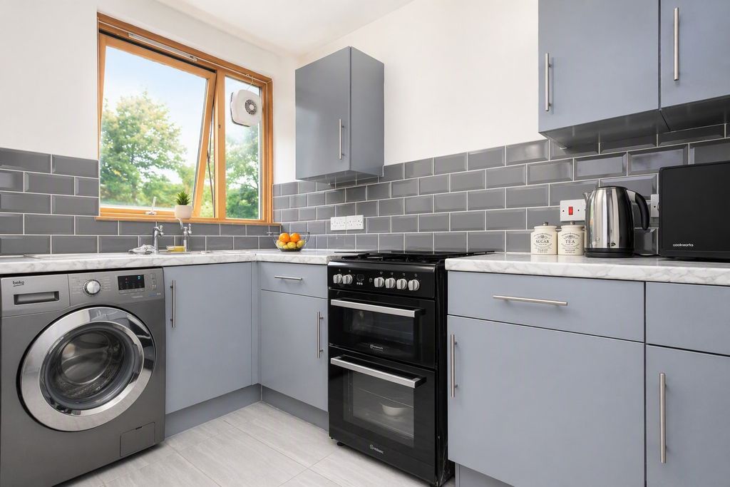 Property photo 1 of 6 Kitchen