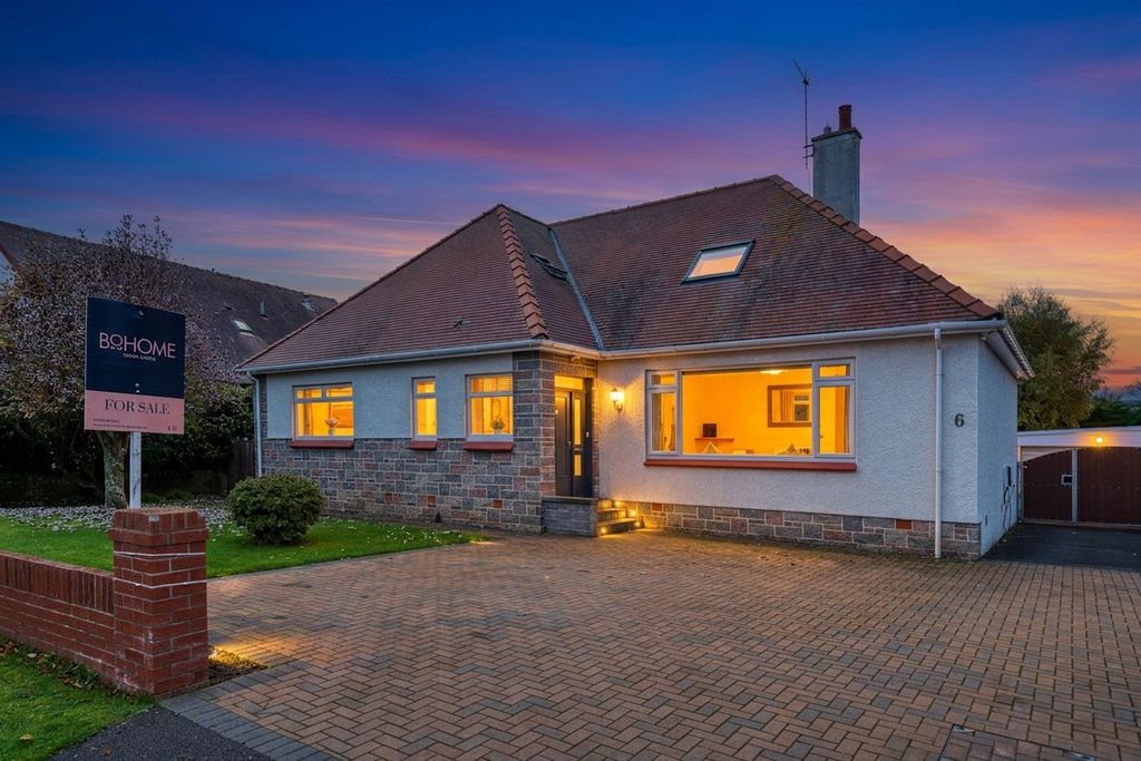 Property photo 1 of 44