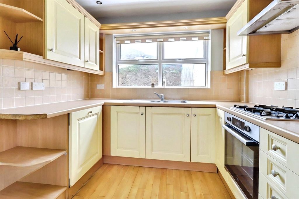 Property photo 2 of 14 Kitchen